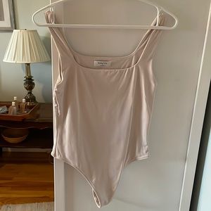 Aritzia babaton squareneck bodysuit